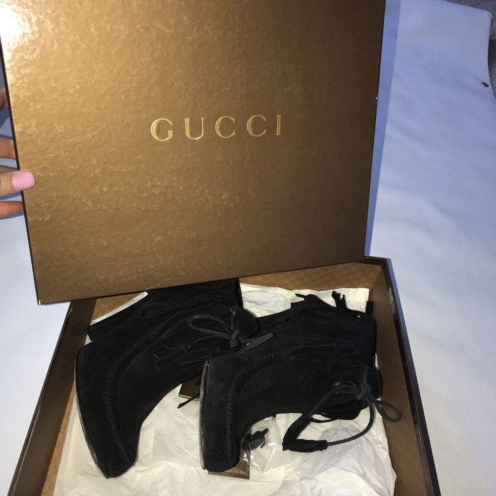 GUCCI Suede Fringe Trim Accent Lace-Up Ankle Boots Booties with extra heels!